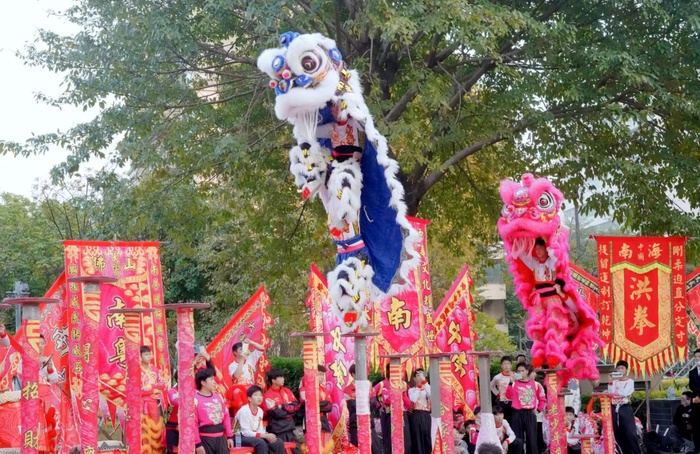 中国舞龙舞狮运动简介- 佛山舞狮队佛山醒狮队黄飞鸿广东佛山南粤龙狮